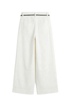 Jeans Bianchi Larghi con Cintura e Foulard