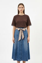 Gonna Midi in Denim a Ruota con Cintura Foulard Paisley