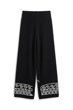 Pantalone con ricami