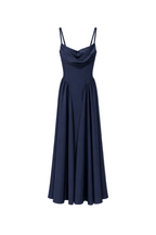 Abito Lungo Elegante Drappeggiato con Corsetto