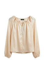 Blusa in Satin con Scollo Arricciato e Dettagli Bijoux